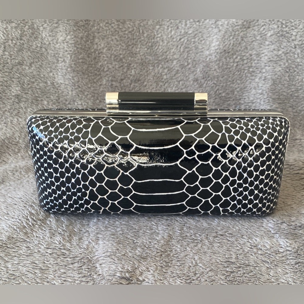 DVF DIANE VON FURSTENBERG Tonda Clutch